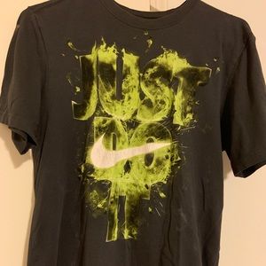 Boys size small Nike Tee